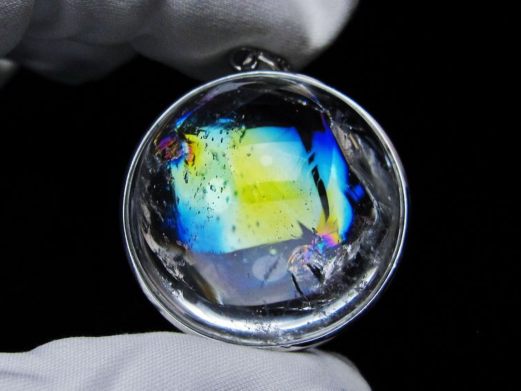 アイリスクォーツ 水晶 ペンダント 虹入り 一点物 112-12428