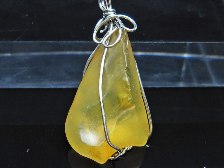 リビアングラス ペンダント 一点物 メール便可 112-13822