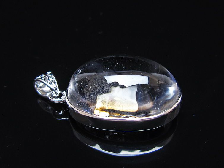 アイリスクォーツ 水晶 ペンダント 虹入り メール便可 一点物 112-14097