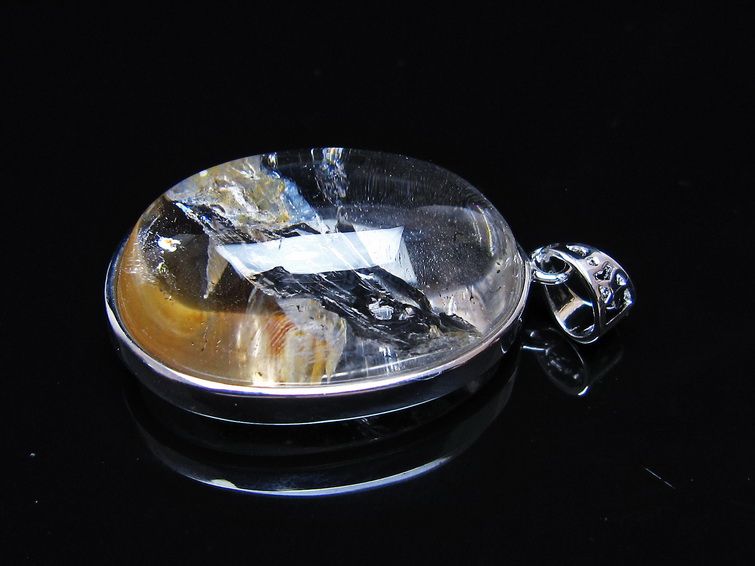 アイリスクォーツ 水晶 ペンダント 虹入り メール便可 一点物 112-14102