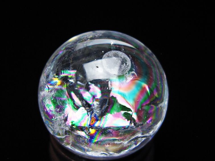アイリスクォーツ 水晶玉 虹入り 25mm 水晶 丸玉 スフィア 置物 原石 一点物 141-8629