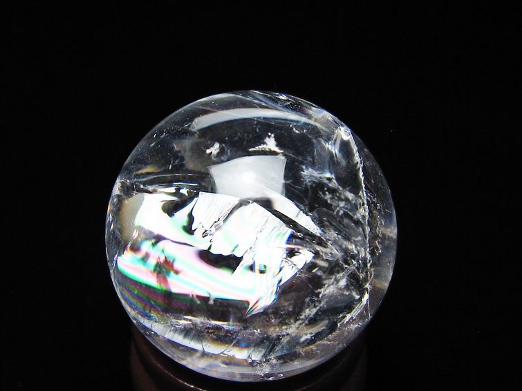水晶 丸玉 虹入り 25mm 欠けあり アイリスクォーツ 水晶玉 置物 原石 一点物 141-8695