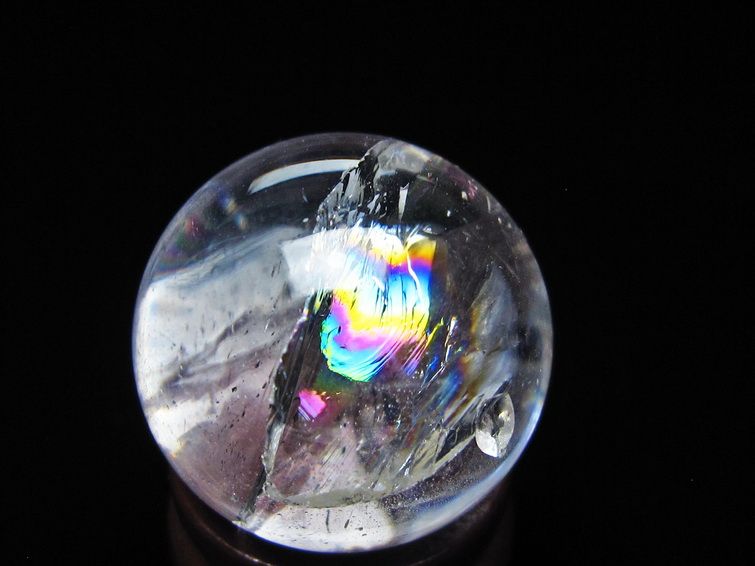 水晶 丸玉 虹入り 25mm 欠けあり アイリスクォーツ 水晶玉 置物 原石 一点物 141-8696