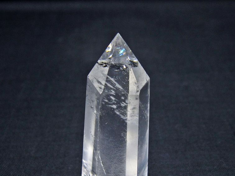 水晶 六角柱 虹入り ポイント 置物 一点物 142-11089