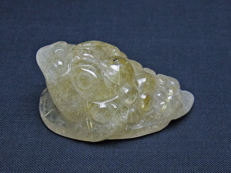 タイチンルチルクォーツ 手彫り 置物 キンセン 金蟾 一点物145-1644