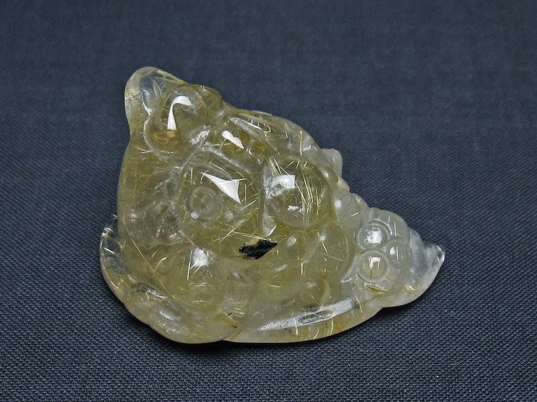 タイチンルチルクォーツ 手彫り 置物 キンセン 金蟾 一点物 145-1676