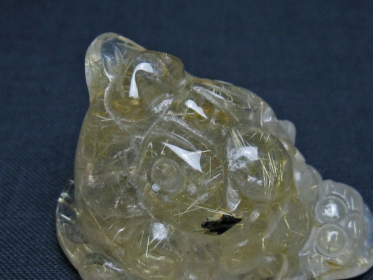 タイチンルチルクォーツ 手彫り 置物 キンセン 金蟾 一点物 145-1676