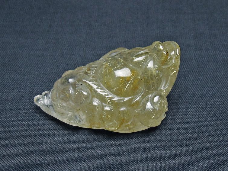 タイチンルチルクォーツ 手彫り 置物 キンセン 金蟾 一点物 145-1677