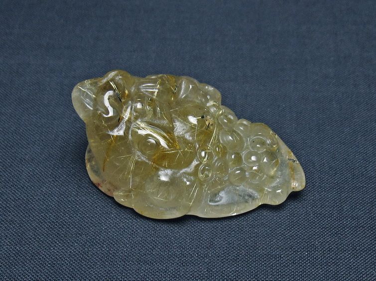 タイチンルチルクォーツ 手彫り 置物 キンセン 金蟾 一点物 145-1678