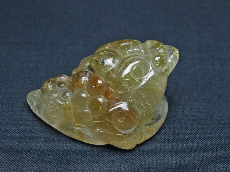 タイチンルチルクォーツ 手彫り 置物 キンセン 金蟾 一点物 145-1679