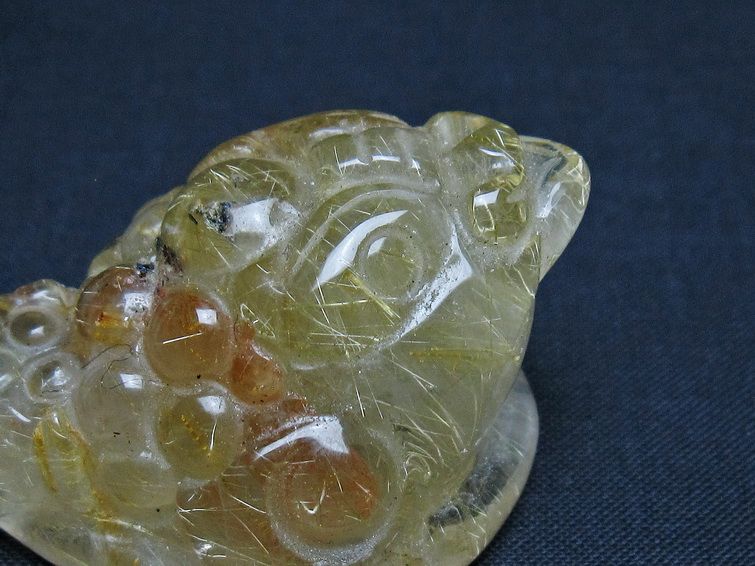 タイチンルチルクォーツ 手彫り 置物 キンセン 金蟾 一点物 145-1679