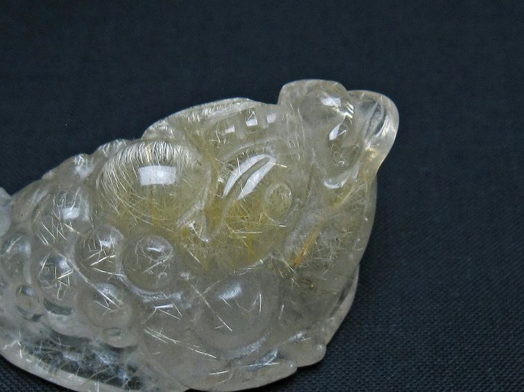 タイチンルチルクォーツ 手彫り 置物 キンセン 金蟾 一点物 145-1680