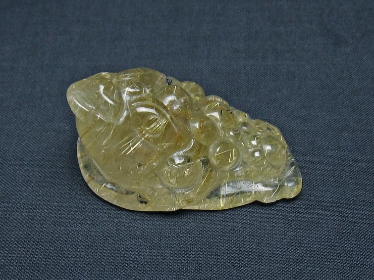 タイチンルチルクォーツ 手彫り 置物 キンセン 金蟾 一点物 145-1681