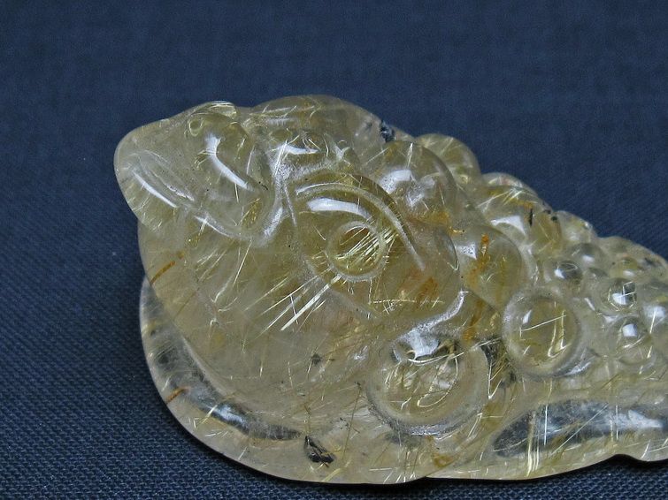タイチンルチルクォーツ 手彫り 置物 キンセン 金蟾 一点物 145-1681