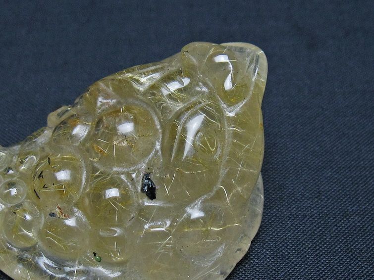 タイチンルチルクォーツ 手彫り 置物 キンセン 金蟾 一点物 145-1681