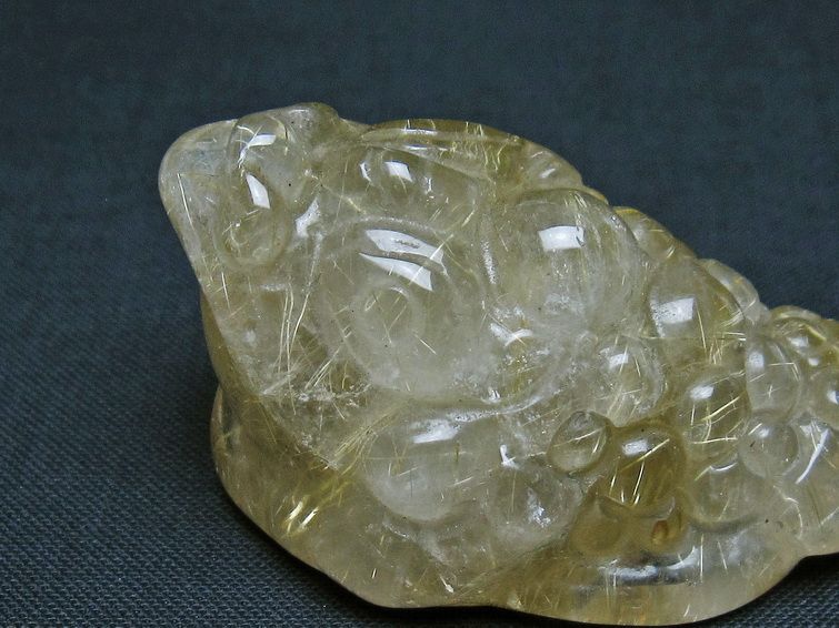 タイチンルチルクォーツ 手彫り 置物 キンセン 金蟾 一点物 145-1682