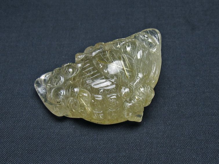 タイチンルチルクォーツ 手彫り 置物 キンセン 金蟾 一点物 145-1684