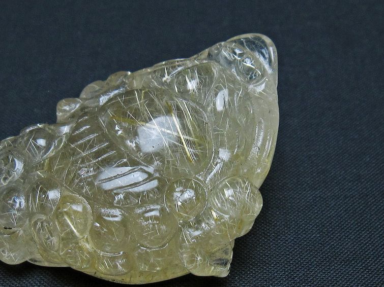 タイチンルチルクォーツ 手彫り 置物 キンセン 金蟾 一点物 145-1684