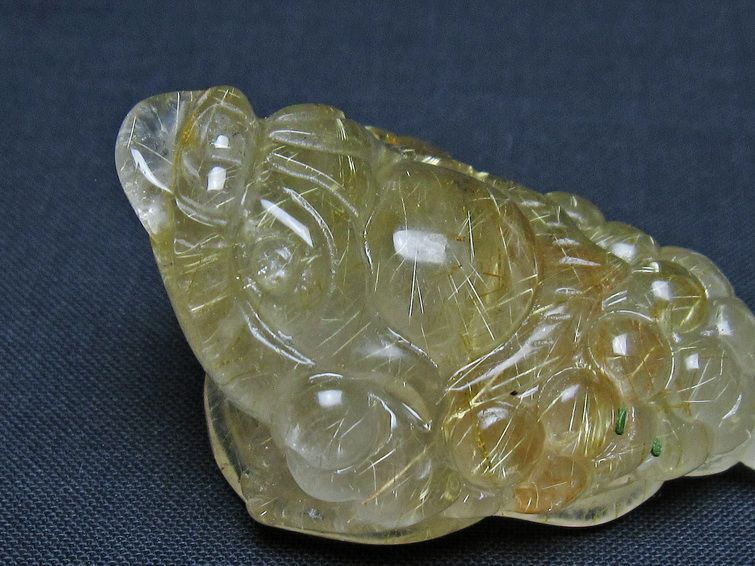 タイチンルチルクォーツ 手彫り 置物 キンセン 金蟾 一点物 145-1685