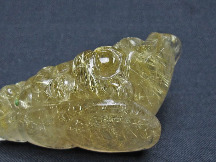 タイチンルチルクォーツ 手彫り 置物 キンセン 金蟾 一点物 145-1685