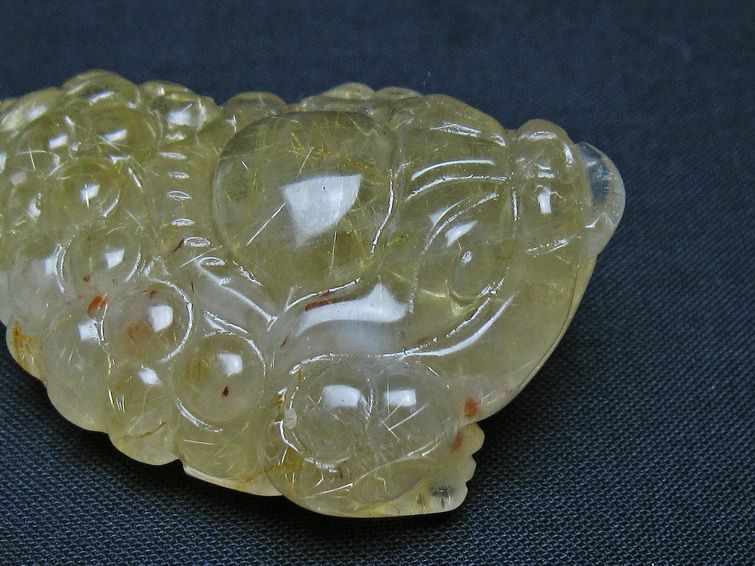 タイチンルチルクォーツ 手彫り 置物 キンセン 金蟾 一点物 145-1688