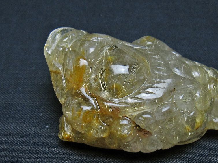 タイチンルチルクォーツ 手彫り 置物 キンセン 金蟾 一点物 145-1689