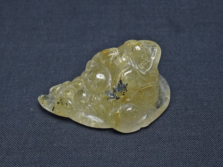 タイチンルチルクォーツ 手彫り 置物 キンセン 金蟾 一点物 145-1693