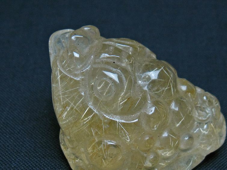 タイチンルチルクォーツ 手彫り 置物 キンセン 金蟾 一点物 145-1694