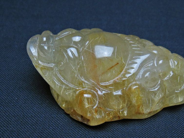 タイチンルチルクォーツ 手彫り 置物 キンセン 金蟾 一点物 145-1696