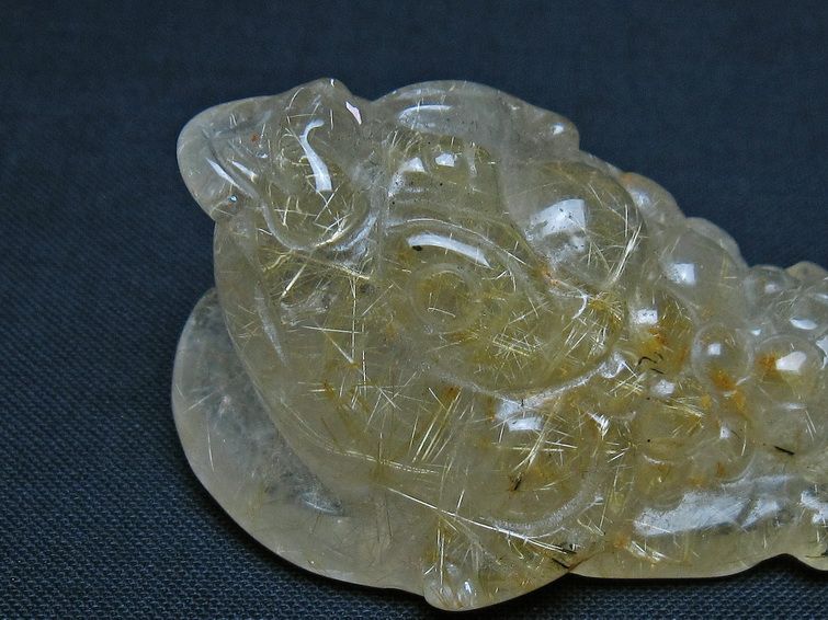 タイチンルチルクォーツ 手彫り 置物 キンセン 金蟾 一点物 145-1703