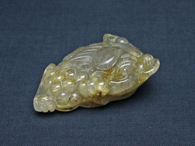 タイチンルチルクォーツ 手彫り 置物 キンセン 金蟾 一点物 145-1704