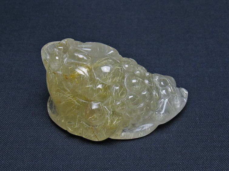 タイチンルチルクォーツ 手彫り 置物 キンセン 金蟾 一点物 145-1729