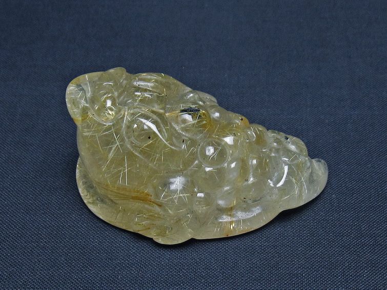 タイチンルチルクォーツ 手彫り 置物 キンセン 金蟾 一点物 145-1732