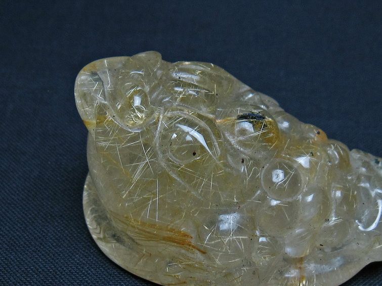タイチンルチルクォーツ 手彫り 置物 キンセン 金蟾 一点物 145-1732