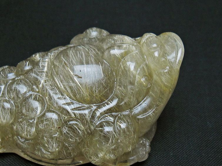 タイチンルチルクォーツ 手彫り 置物 キンセン 金蟾 一点物 145-1736