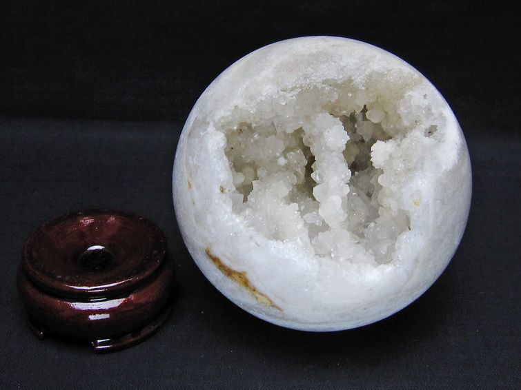 水晶 笑口 丸玉 84mm ジオード 置物 原石 一点物 151-10529