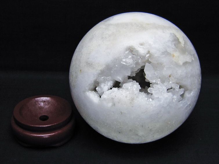 1.1Kg 水晶 ジオード 丸玉 110mm 笑口 置物 原石 一点物 151-10544