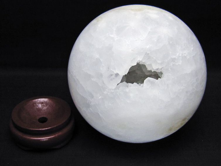1.6Kg 水晶 ジオード 丸玉 115mm 笑口 置物 原石 一点物 151-10546
