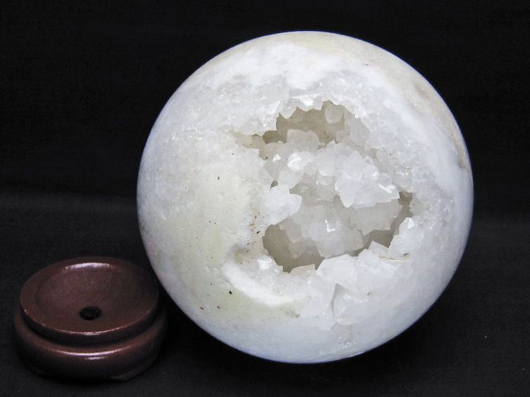 1.7Kg 水晶 ジオード 丸玉 120mm 笑口 置物 原石 一点物 151-10571