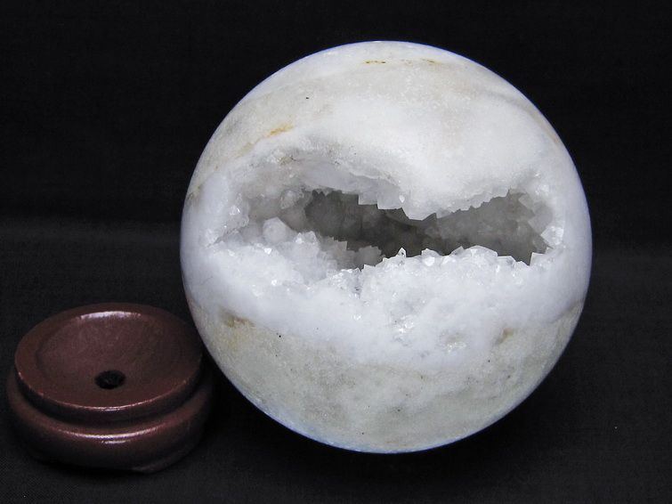 1.1Kg 水晶 ジオード 丸玉 110mm 笑口 置物 原石 一点物 151-10579
