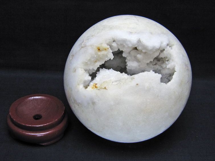 1.1Kg 水晶 ジオード 丸玉 110mm 笑口 置物 原石 一点物 151-10583
