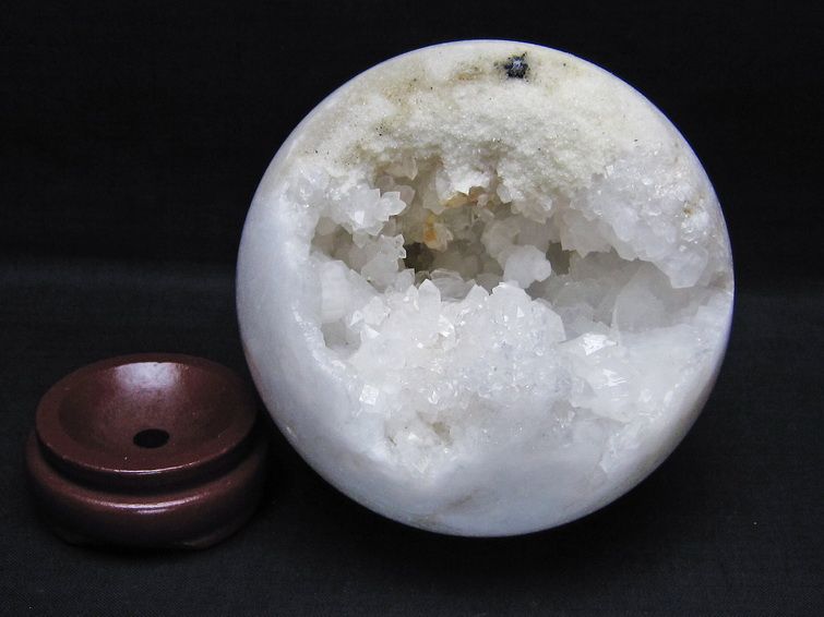 1.1Kg 水晶 ジオード 丸玉 110mm 笑口 置物 原石 一点物 151-10591