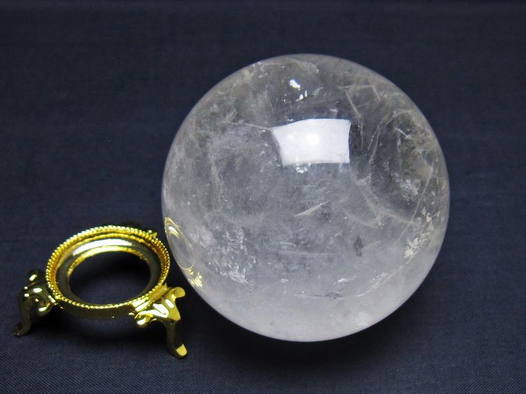 水晶 丸玉 虹入り 69mm スフィア 水晶玉 球体 玉 一点物 151-7841