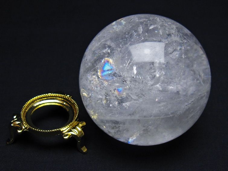 水晶 丸玉 虹入り 68mm 水晶玉 球体 玉 浄化用水晶 crystal quartz インテリア すいしょう 一点物 151-7857