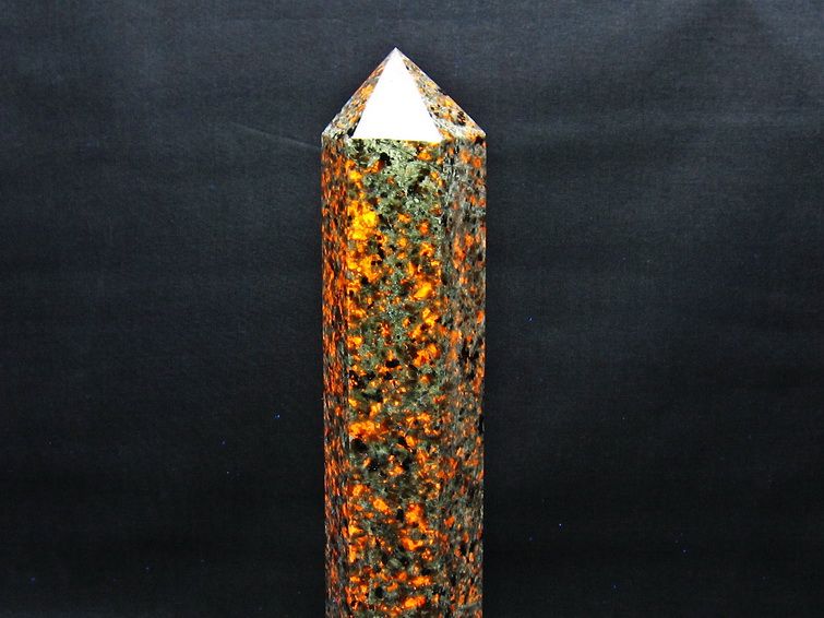 1.3Kg ユーパーライト 六角柱 台座付属 一点物 152-2994