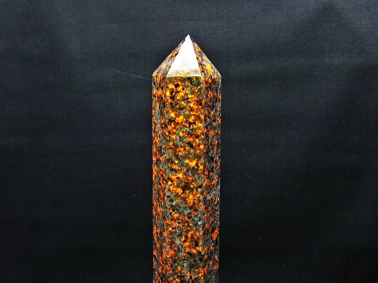 1.2Kg ユーパーライト 六角柱 台座付属 一点物 152-3002