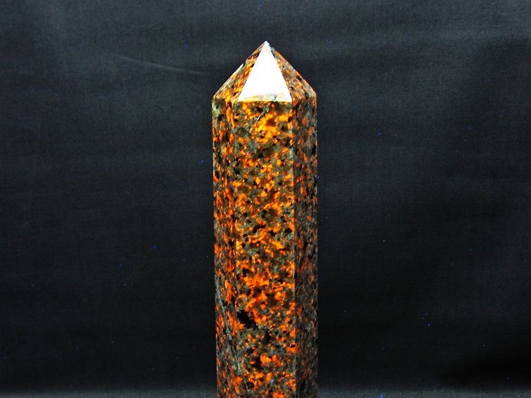 1.1Kg ユーパーライト 六角柱 台座付属 一点物 152-3005
