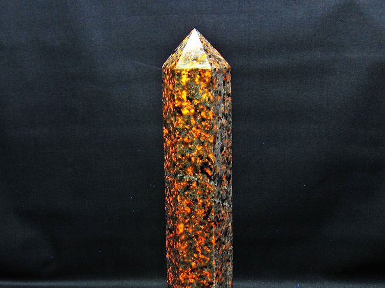 1.2Kg ユーパーライト 六角柱 台座付属 一点物 152-3006