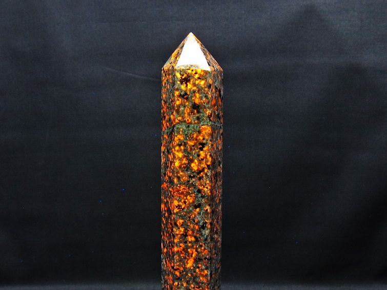 1.2Kg ユーパーライト 六角柱 台座付属 一点物 152-3009