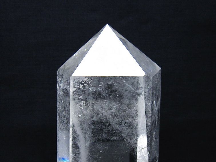 1.9Kg グリーンファントム 六角柱 台座付属 一点物 152-3886